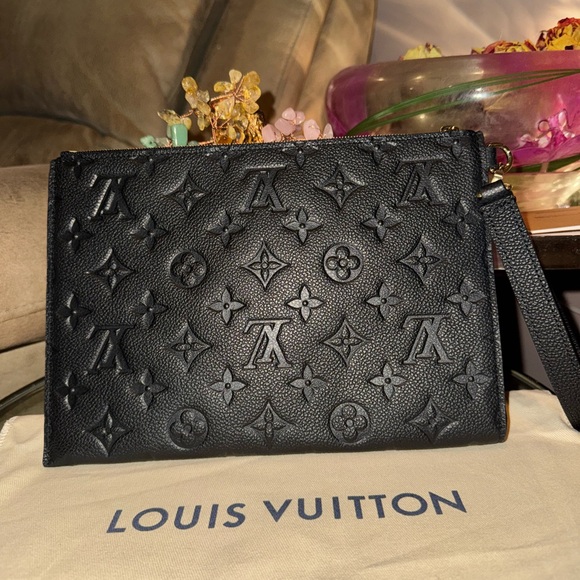 LOUIS VUITTON POCHETTE MELANIE MONOGRAM EMPREINTE LEATHER MM NEVER BEEN USED! - Picture 3 of 14